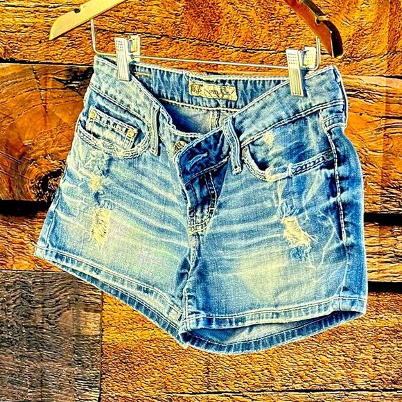 Women’s sized 27 BKE Stella shorts - Picture 5 of 13